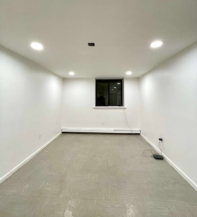 4152 71st St, Unit 1 bedroom apartment