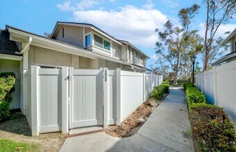 2422 Coventry Cir in Fullerton, CA - Building Photo - Building Photo