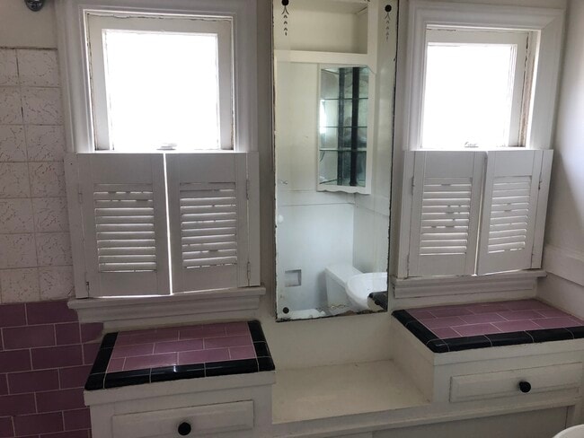 1859 Kelton Ave, Unit 1859 in Los Angeles, CA - Foto de edificio - Building Photo