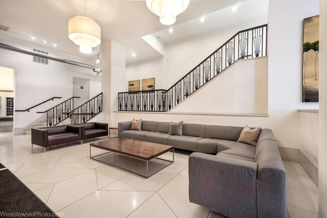 758 N Larrabee St in Chicago, IL - Building Photo - Building Photo