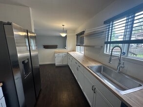 1140 Greensfield Dr in Naperville, IL - Building Photo - Building Photo