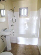 607 S Plum Ave in Ontario, CA - Foto de edificio - Building Photo