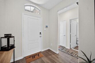 10601 Autumn Leaves Ln in Krugerville, TX - Foto de edificio - Building Photo