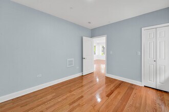 1115 N Taylor Ave in Oak Park, IL - Building Photo - Building Photo