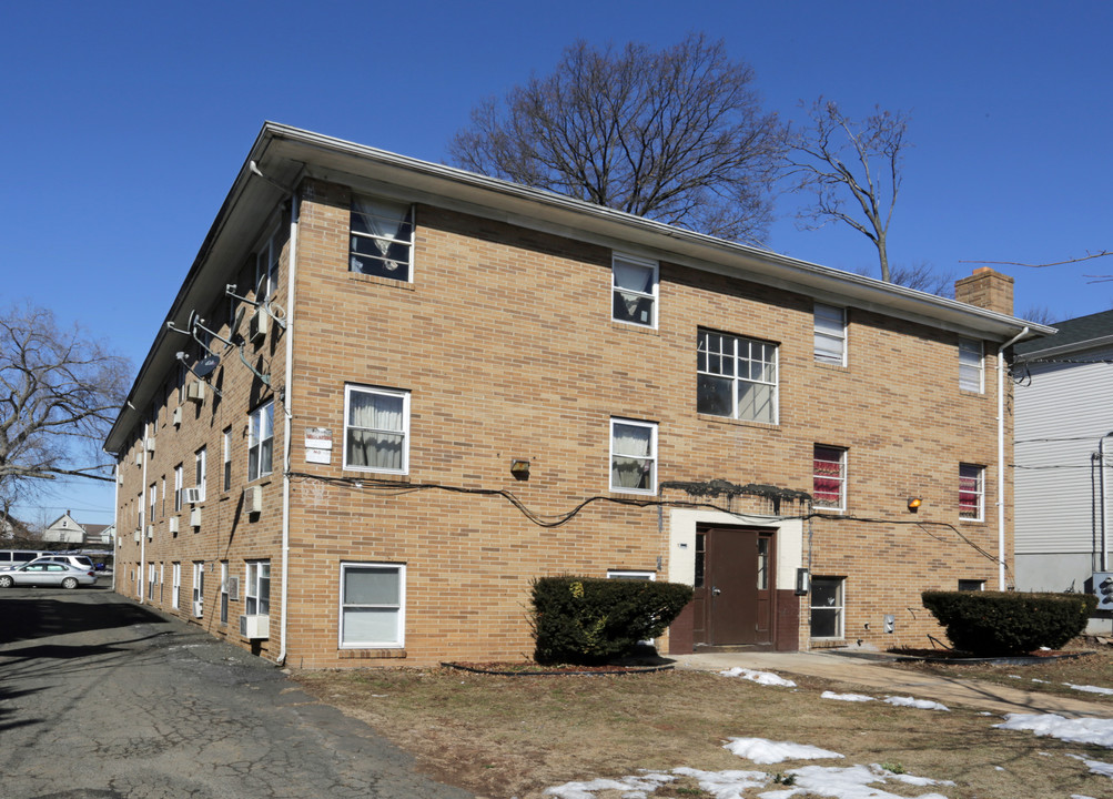 526 Walnut St in Elizabeth, NJ - Building Photo