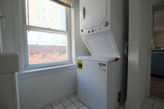 2004 Chestnut St in Philadelphia, PA - Building Photo - Building Photo