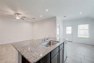 7502 Cynomys Ct in Rosharon, TX - Building Photo - Building Photo