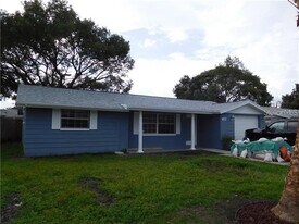 7333 Sequoia Dr in New Port Richey, FL - Building Photo