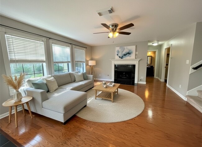 16002 Speyburn Ct