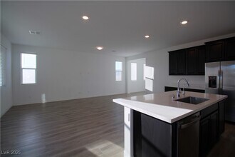 7002 Calvert Cliffs St in North Las Vegas, NV - Building Photo - Building Photo