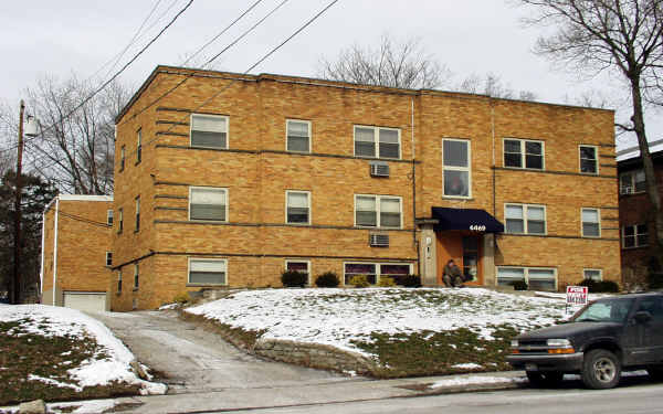 Montgomery Road Garden Window Apartments in Cincinnati, OH - Building Photo - Building Photo