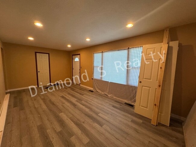 1277 E Wayland St in Springfield, MO - Building Photo - Building Photo