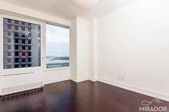 2 Water St in New York, NY - Building Photo - Building Photo