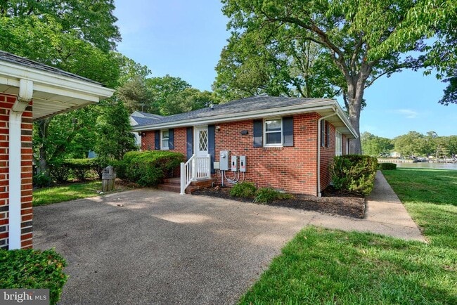 property at 1924 Cedar Rd