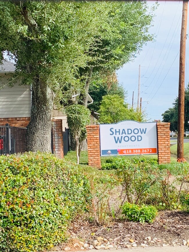 Shadow Wood Apartments in Monroe, LA - Foto de edificio - Building Photo