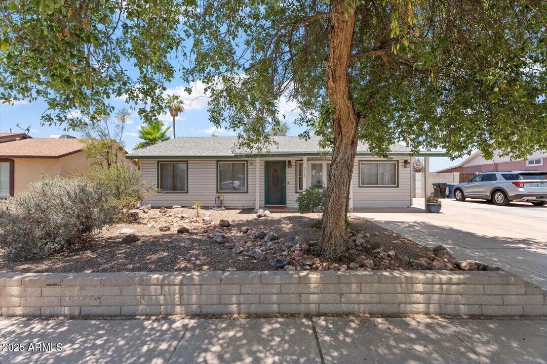 2116 W Garden Dr in Tempe, AZ - Building Photo