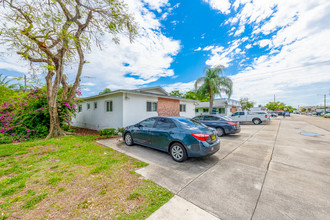 1958 Liberty St in Hollywood, FL - Building Photo - Building Photo