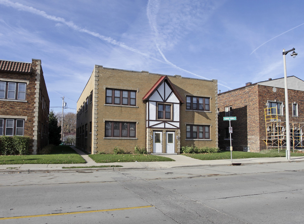 3355 S Kinnickinnic Ave in Milwaukee, WI - Building Photo