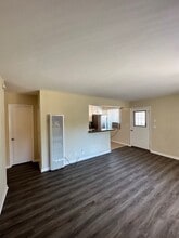 5616 Rocket St, Unit 5616 in Lakewood, CA - Foto de edificio - Building Photo