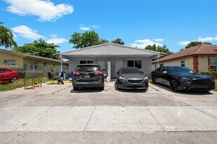 2731 NW 14th St in Fort Lauderdale, FL - Building Photo