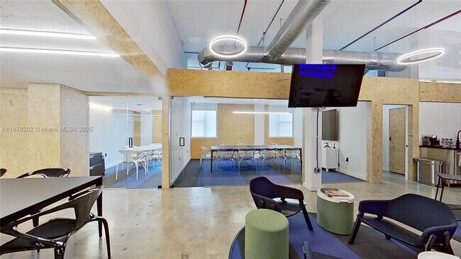 250 NW 23rd St in Miami, FL - Building Photo - Building Photo