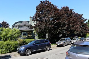 Windgate Beahside in Vancouver, BC - Building Photo