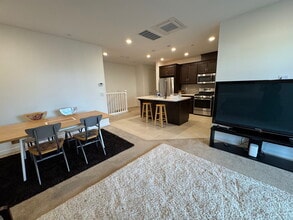 5891 Cadence Ave, Unit Cadence Avenue Home in Dublin, CA - Building Photo - Building Photo