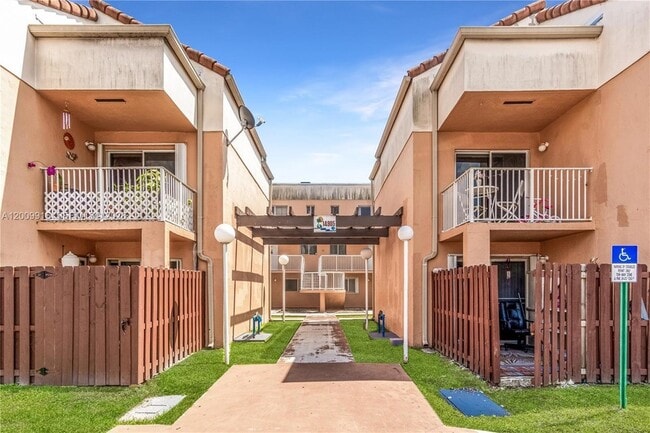 14905 SW 80th St, Unit 212 in Miami, FL - Building Photo - Building Photo