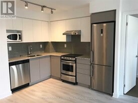 160 Flemington Rd in Toronto, ON - Building Photo