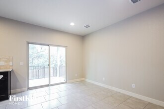 9822 Rousseau Rd in San Antonio, TX - Foto de edificio - Building Photo