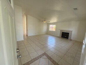 615 W H St in Dixon, CA - Building Photo - Building Photo