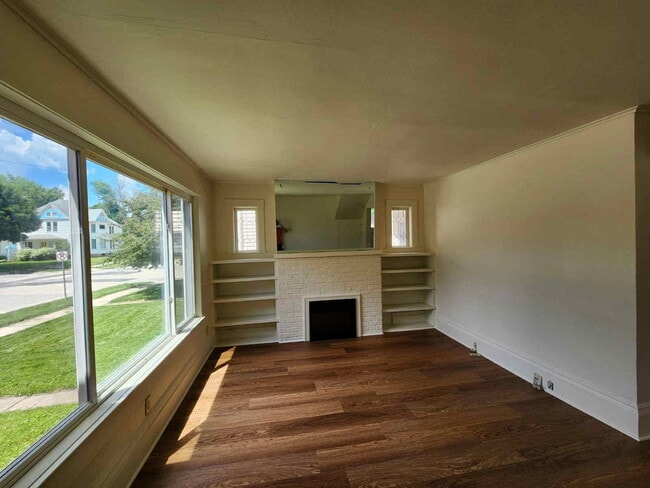 property at 224 N Lawe St