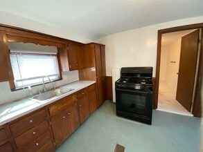7 Court St, Unit 1-J in Woburn, MA - Building Photo - Building Photo