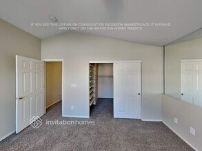 5824 Fern Gully Way in North Las Vegas, NV - Foto de edificio - Building Photo