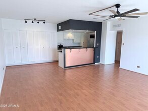 207 W Clarendon Ave in Phoenix, AZ - Building Photo - Building Photo