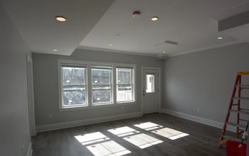 110 Kenrick St in Boston, MA - Building Photo - Building Photo