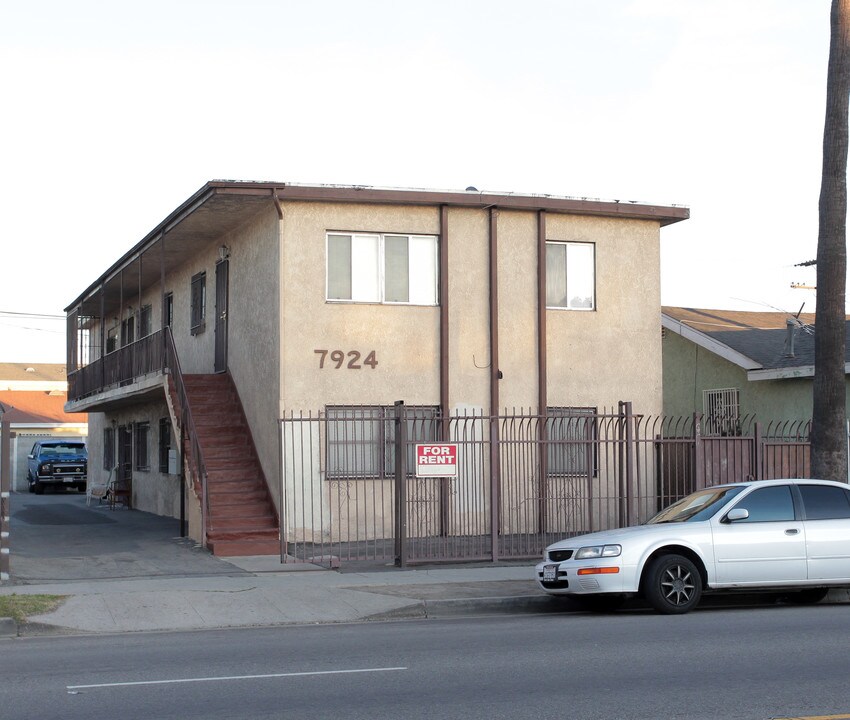 7924 S Main St in Los Angeles, CA - Building Photo