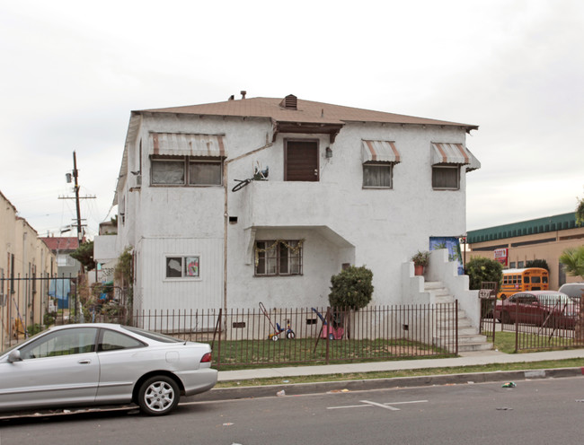 2907 E Gage Ave in Huntington Park, CA - Building Photo - Building Photo