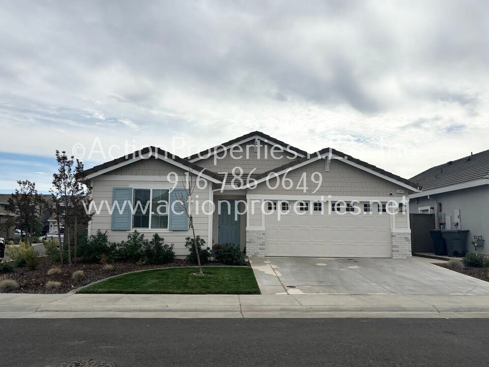 5145 Chelsea Creek Rd in Roseville, CA - Building Photo