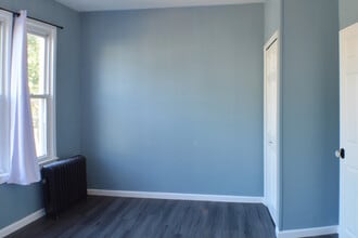 197 Freeman Ave, Unit 2 in Jersey City, NJ - Building Photo - Building Photo