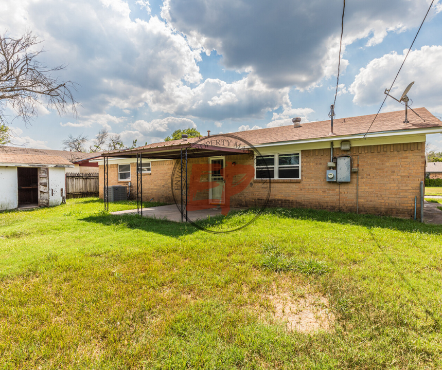 505 Cherokee St in Elm Mott, TX - Building Photo