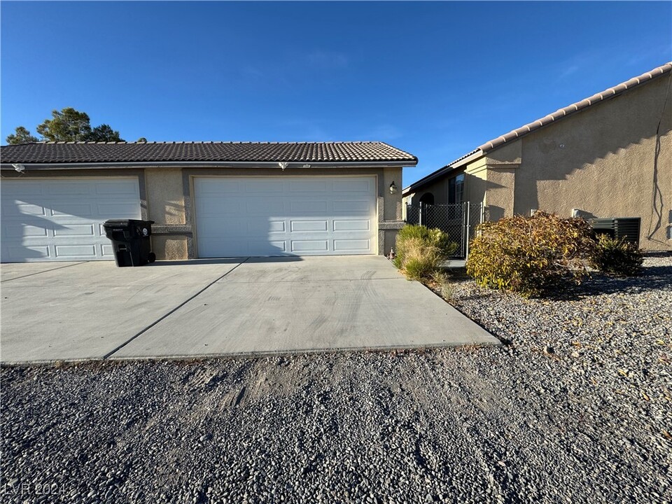 2621 E Ambush St in Pahrump, NV - Building Photo