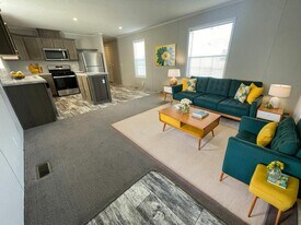 38039 Leverette Ave in Clinton Township, MI - Building Photo