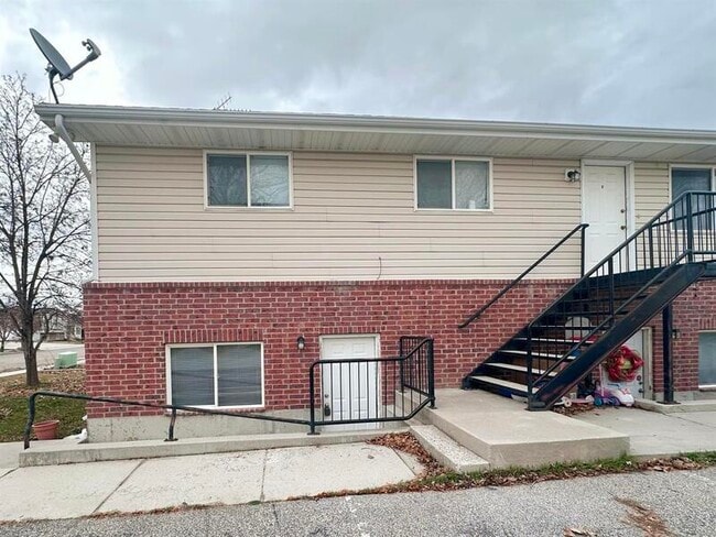 property at 759 W 400 N