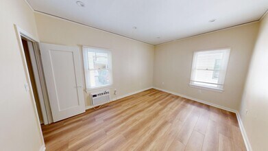 10TH in Los Angeles, CA - Building Photo - Interior Photo