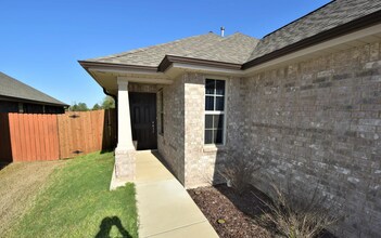 7911 Allen Glen Ln in Olive Branch, MS - Foto de edificio - Building Photo