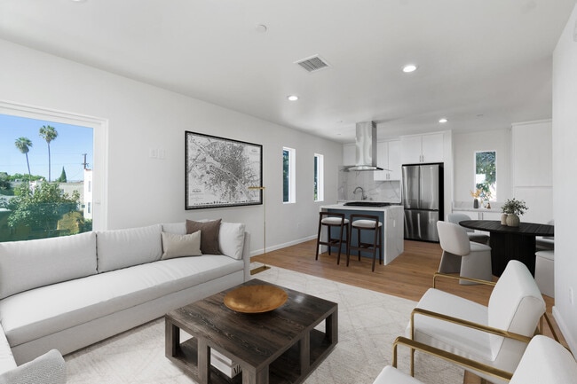 2636 Virginia Rd in Los Angeles, CA - Building Photo - Building Photo
