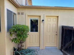 7369 Elmhurst Pl in Goleta, CA - Foto de edificio - Building Photo