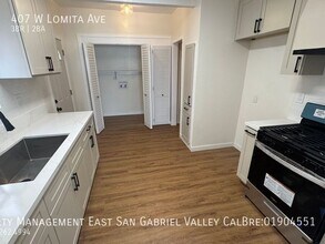 407 W Lomita Ave in Glendale, CA - Building Photo - Building Photo
