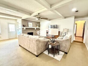 2601 Monterrey St in Arlington, TX - Building Photo - Building Photo